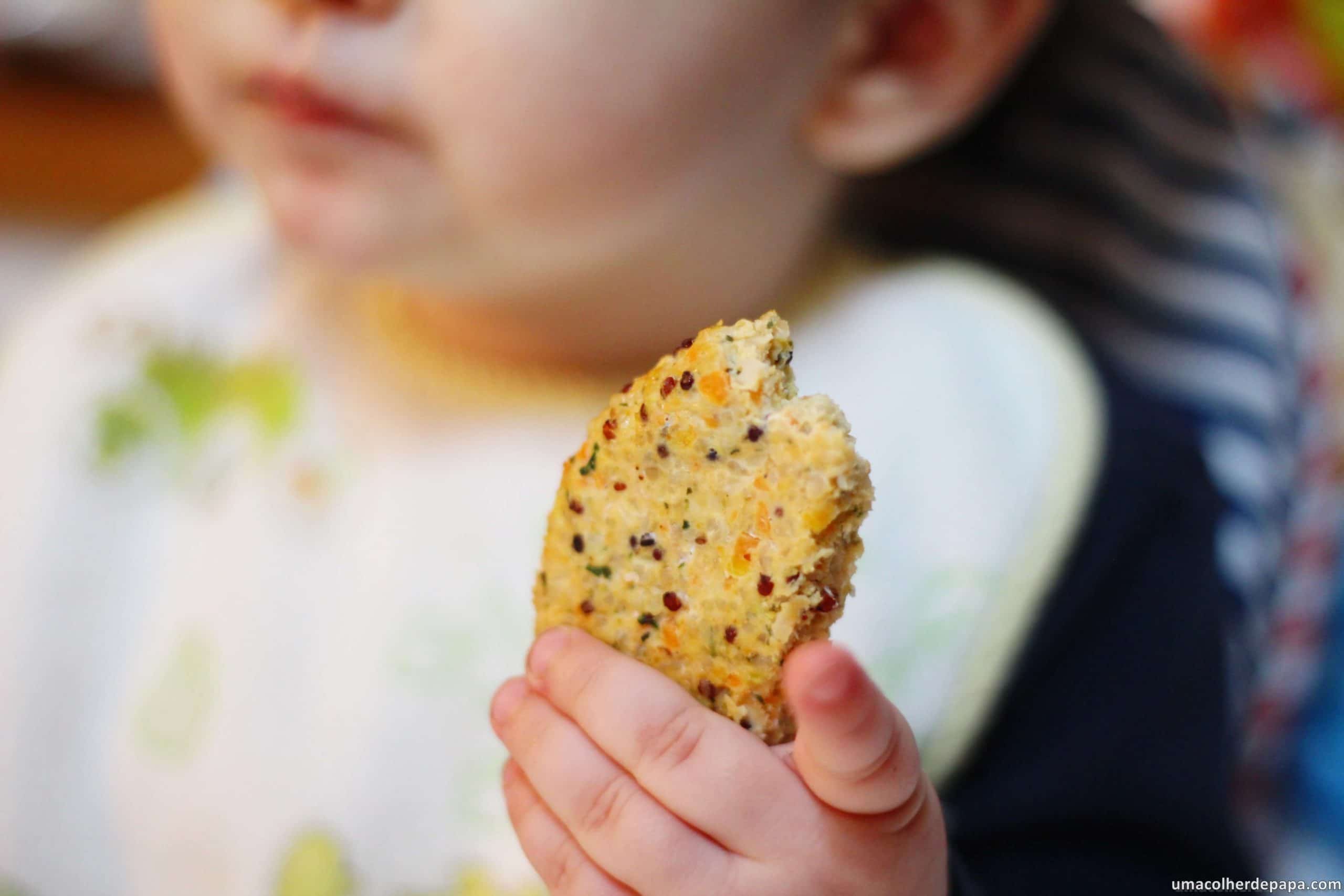 HAMBÚRGUERES DE FRANGO E QUINOA (SEM OVO)