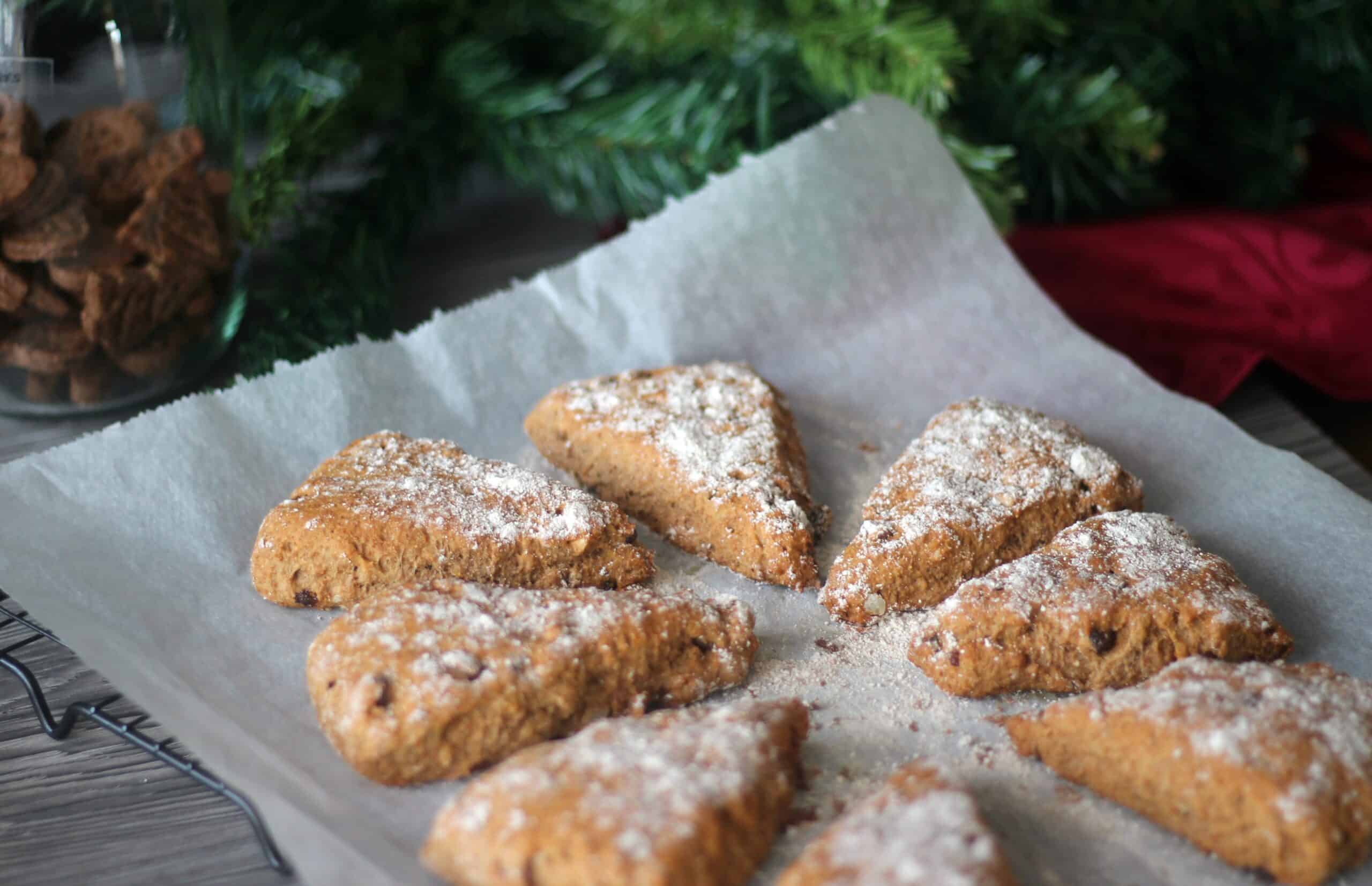 scones que fazem lembrar o bolo rei ou bolo rainha