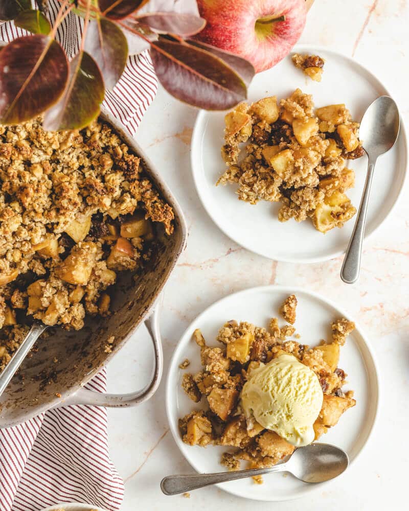 Crumble de maça saudável sem leite, manteiga e sem açúcar