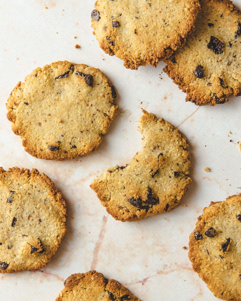 Bolachas de amêndoa e pepitas de chocolate super fáceis