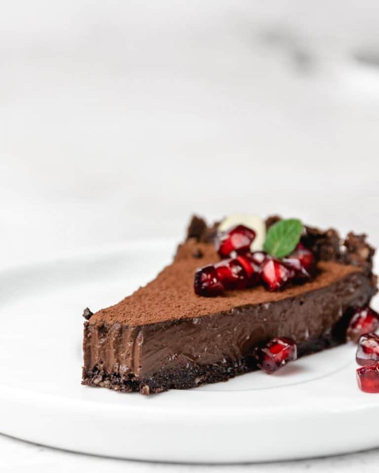 tarte de chocolate cremosa e saudável - sem leite vegan