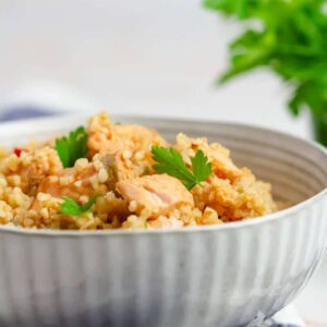 Bulgur com salmão e pimento - alternativa a massa