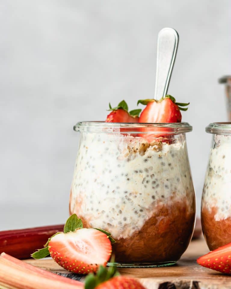 Overnight oats de ruibarbo