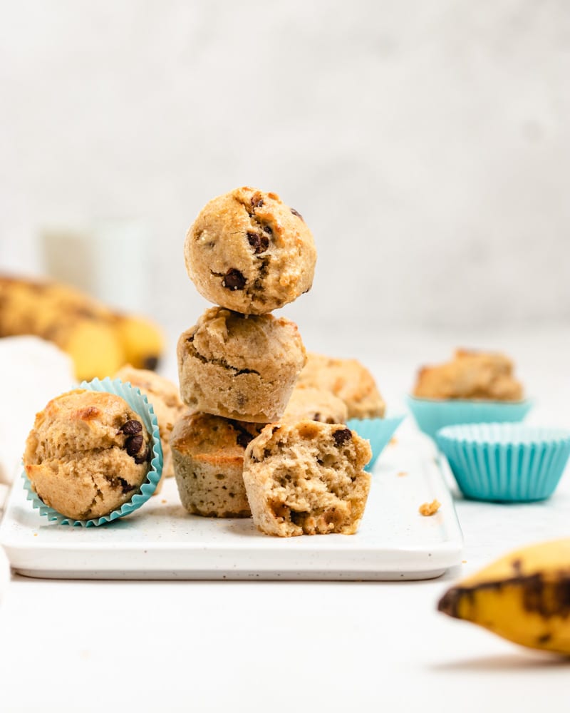 Mini muffins de banana e aveia
